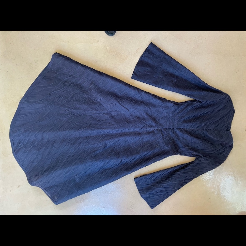 Yummi Eto haute couture silk dress, silk lined with longer hem in back - Picture 2 of 4